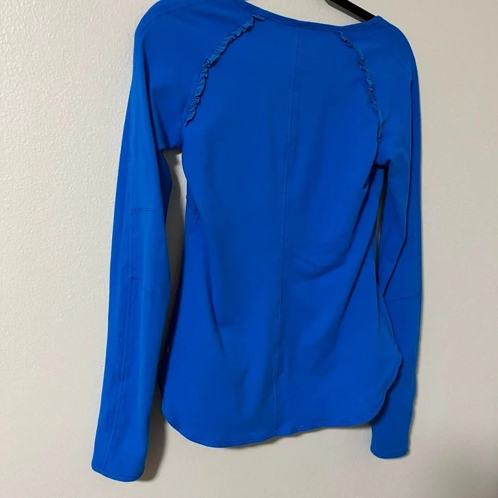 Retired Lululemon Runder Under Long Sleeve in Beaming Blue Size 6 Thumb Ruffles